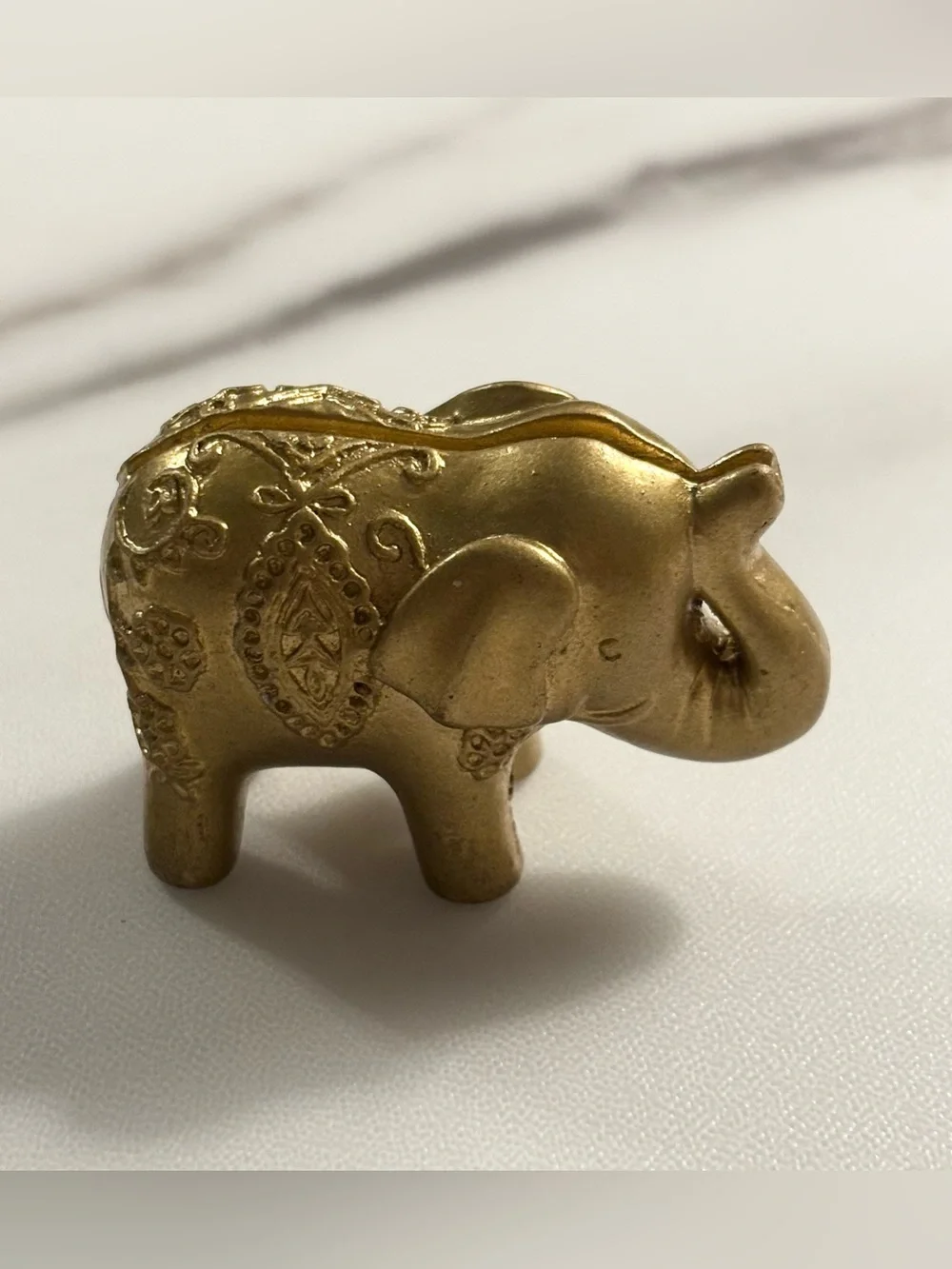 Kate Aspen Gold Tone Elephant Place Card Holder